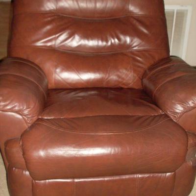 LARGE LIKE NEW RECLINER