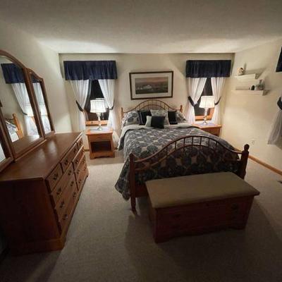Windsor Style Bedroom Set, Solid Oak.