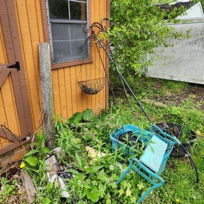 Yard sale photo in Crown Point, IN