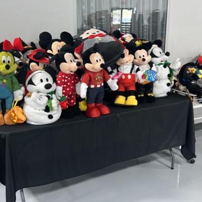 ALL the Disney Plush - all the holidays