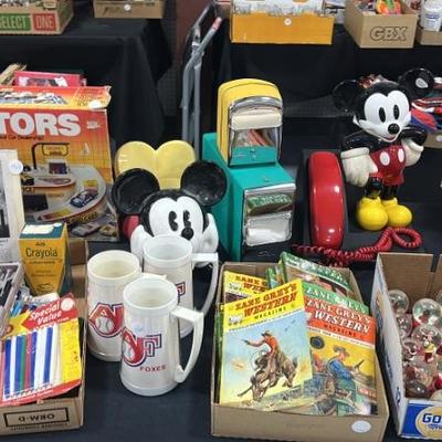 Appleton Foxes Thermo Mugs, Western Comic/Books, Vintage Napkin Dispensers, Mickey Mouse Phone, Mickey Mouse Cookie Jar
