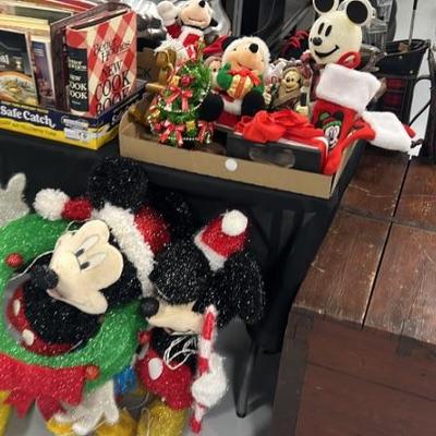 Immigrant Trunk, Disney Holiday Decor