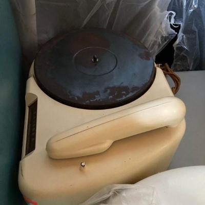 1947 Airline 78 record player art deco