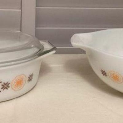 MMS078 Vintage Town & Country Pyrex Bowls