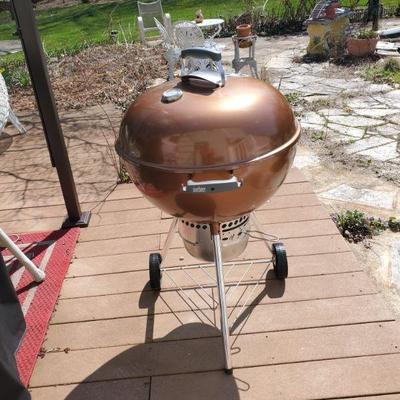 LIKE NEW WEBER GRILL