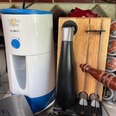 Iced tea maker and fancy electric one 
