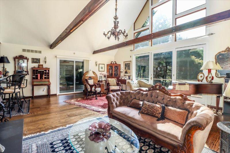 BUCKINGHAM ESTATE SALE Westport, CT