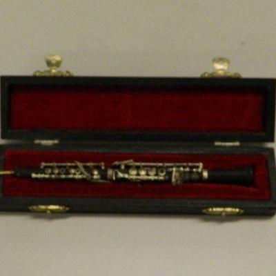 Small decorative oboe very collectible