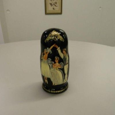 Russian lacquer Matryoshka dolls ballet dancers