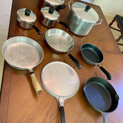 Lot 040-LR: Cookware Mixed Lot

Features: 
â€¢	Revere Ware â€“ 3 pots, 2 fry pans
â€¢	Wear-Ever stock pot
â€¢	1 Griswold cast iron frying...