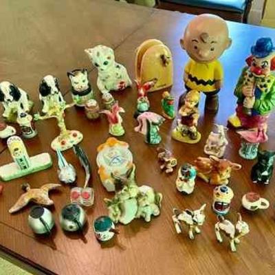 Lot 142-LR: Vintage Tchotchkes

Features: 
â€¢	Please see photos



Condition: Varies from Fair to Very Good pre-owned condition. Please...
