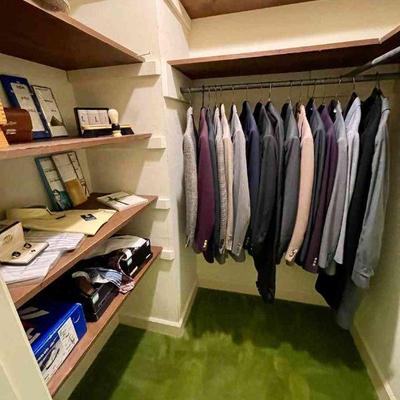 Lot 148-MBR: Gentlemanâ€™s Closet

Features: 
â€¢	Jackets, pants, shirts, accessories, and a huge vintage tie collection
â€¢	Sizes: 34W...
