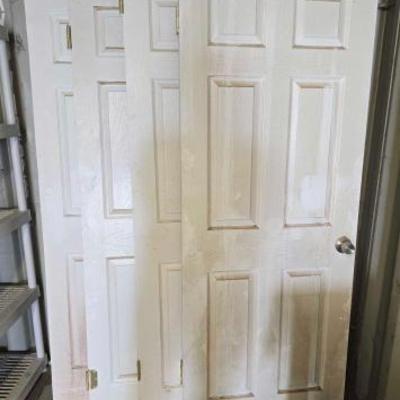#4500 â€¢ (4) Doors with Hinges and Knobs
