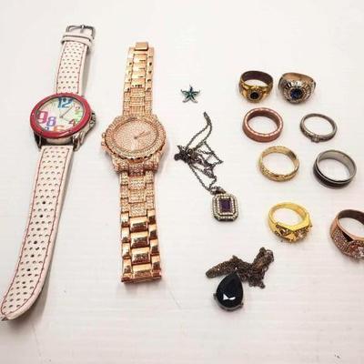 #1004 â€¢ Costume Jewlery
