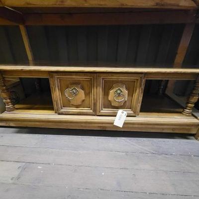 #10556 â€¢ Vintage Coffee Table
