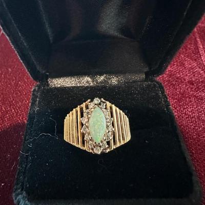 Opal & diamonds on 14k gold setting
