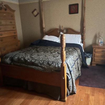 700 4 piece bedroom set wood 