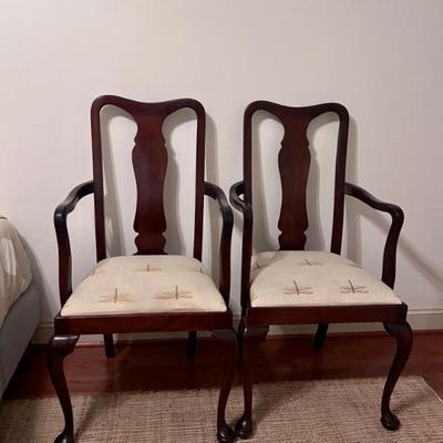 Pair of English chairs 