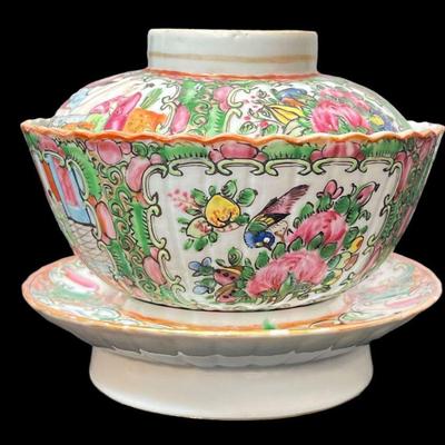 Antique Qing Dynasty Canton Famille Rose Porcelain Gaiwan
