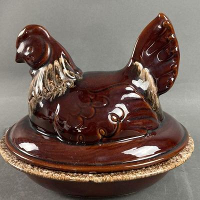 Lot 112 | Vintage Hull Hen on a Nest Oven Proof Dish