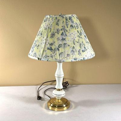 FLORAL TABLETOP LAMP | Tabletop lamp with polished brass base and a yellow floral lamp shade. - h. 21 in

