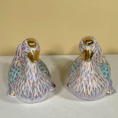 PAIR OF GILT PAINTED DUCKS | Chinese-style pair of duck figurines. Golden Peony. - l. 10 x w. 7 x h. 8.5 in

