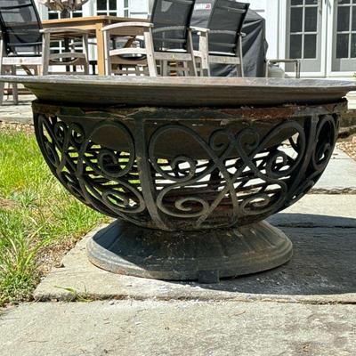 IRON FIREPIT | Small outdoor firepit with lid. - dia. 35.5 in

