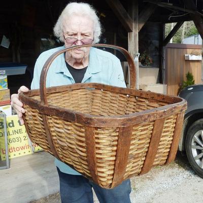 several lots of nice baskets