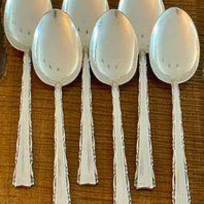 6 Lunt Sterling Silver Madrigal 6 Inch Spoons - Total Weight 194 Grams