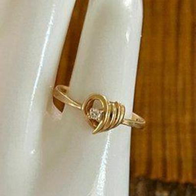 14K Gold Plumb Heart & Diamond Ring - Size 5.5 - Total Weight - 1.7 Grams