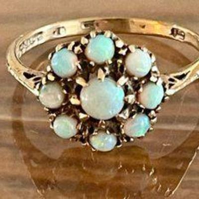 Antique 9k 375 Yellow Gold And Opal Ring Size 6.25 Total Weight 2.4 Grams