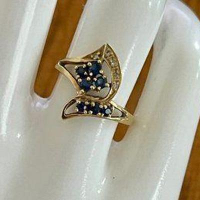 Vintage 14K Gold - Diamond & Blue Sapphire Ring Size 6 - Total Weight 2.3 Grams