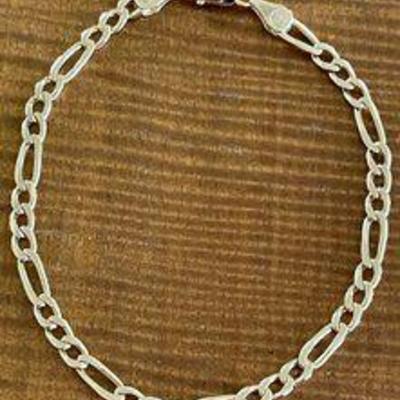 14K Yellow Gold Chain Link 7.5 Inch Bracelet - Total Weight 5.6 Grams