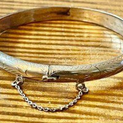 Vintage Etched Sterling Silver Hinged Bangle Bracelet With Safety Chain - Total Weight 8.3 Grams