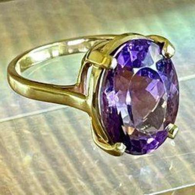 14K Yellow Gold & 10.6 Carat Modified Brilliant Cut Natural Amethyst W GIA Appraisal - Weight 6.39 Grams