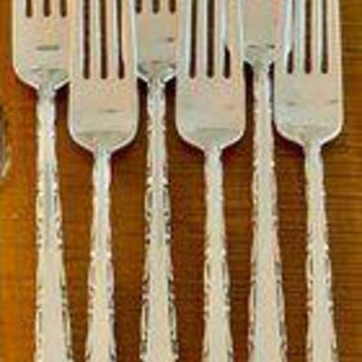 6 Lunt Sterling Silver Madrigal 7.5 Inch Dinner Forks Flatware - Total Weight - 310 Grams