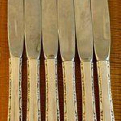6 Lunt Sterling Silver Handle Madrigal 9 Inch Dinner Knives - Stainless Blades - Total Weight 440 Grams