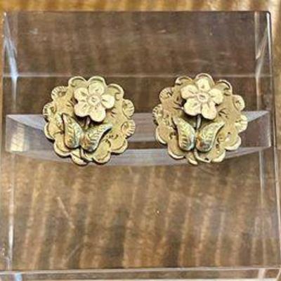 Antique 9K Gold Flower Post Earrings - Total Weight 1.1 Grams