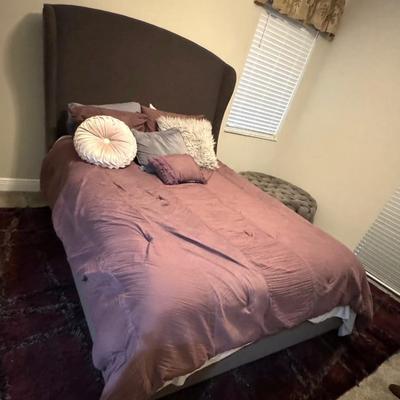 Queensized Headboard and bed set