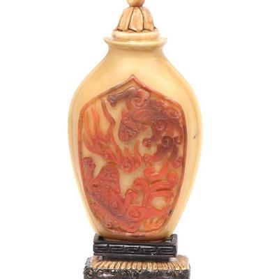 Chinese Resin Cast Snuff Bottle