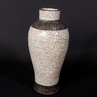 19th Century Chinese Crackle Glaze Vase