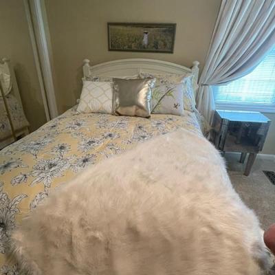 Full size platform  bed w/new mattress - has 2-storage drawers at the end 