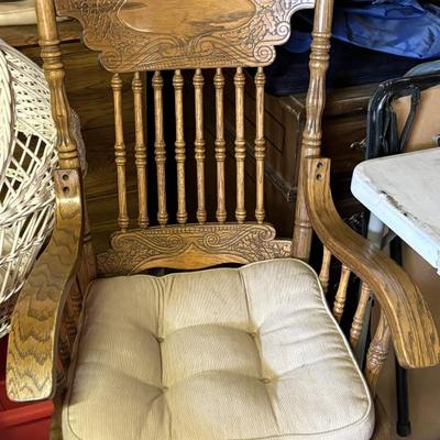 oak wood chair (1 of 6 set)