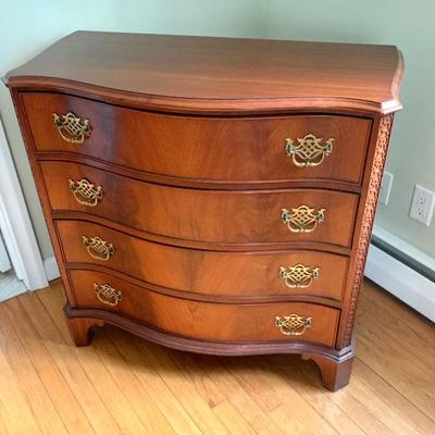 Small-sized mahogany Chippendale-style bowfront chest with plain grain veneer, quality made, width 34 in.