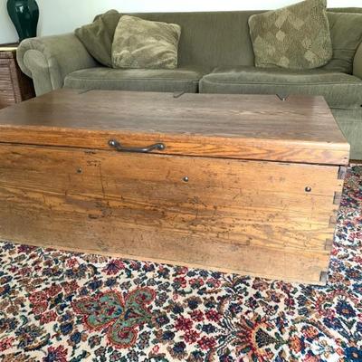 Large oak dove-tailed chest, coffee-table sized