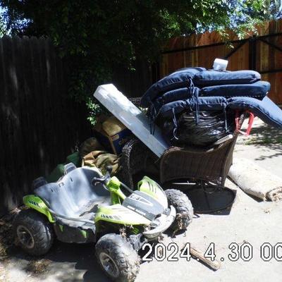 Yard sale photo in Fair Oaks, CA