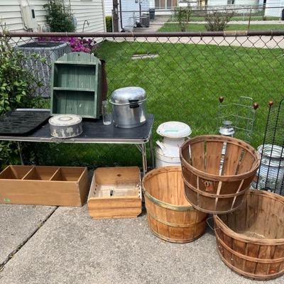 Yard sale photo in Dearborn Heights, MI
