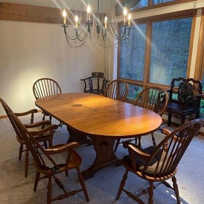 Dining / Kitchen Table with 6  Bowback Windsor Arm Chairs.