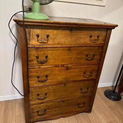 Dresser