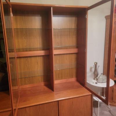 China cabinet with top and bottom $400